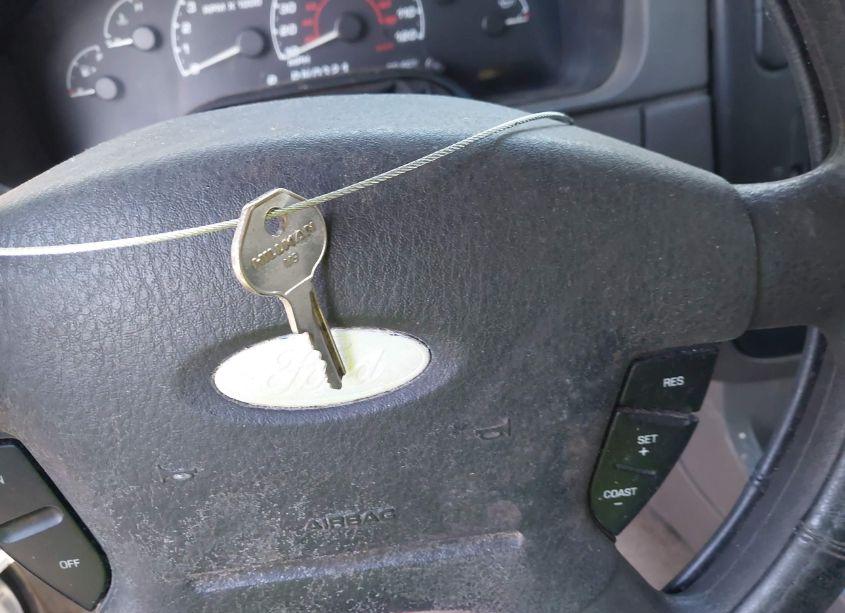 Photo 11 of 2002 Ford Explorer XLS (VIN 1FMZU62E42UA38782)