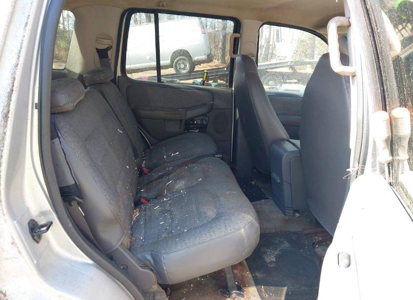 Photo 8 of 2002 Ford Explorer XLS (VIN 1FMZU62E42UA38782)