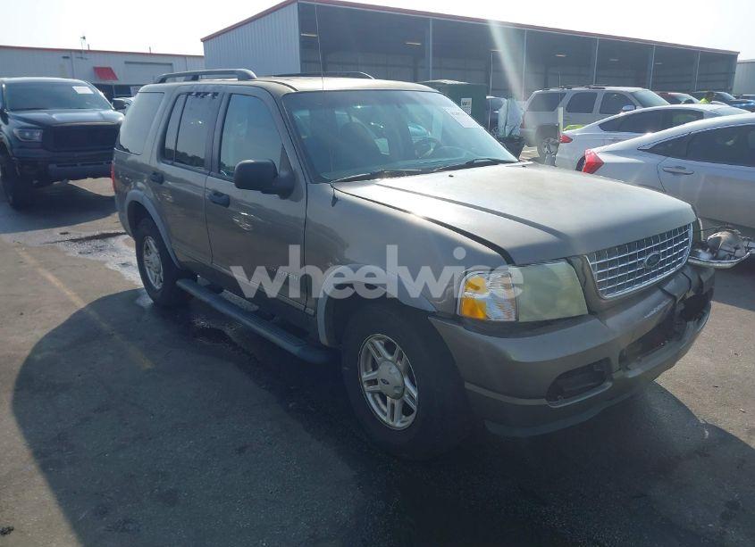 2002 Ford Explorer XLS (VIN 1FMZU62E52UC26811) main photo