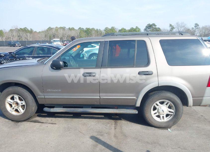 Photo 14 of 2002 Ford Explorer XLS (VIN 1FMZU62E52UC26811)