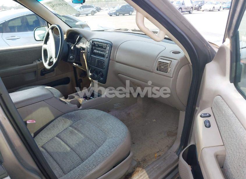 Photo 5 of 2002 Ford Explorer XLS (VIN 1FMZU62E52UC26811)