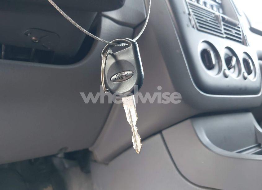 Photo 11 of 2002 Ford Explorer XLS (VIN 1FMZU62E52UC41583)