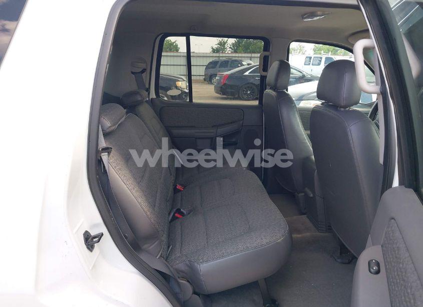 Photo 8 of 2002 Ford Explorer XLS (VIN 1FMZU62E52UC41583)