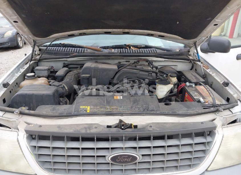 Photo 10 of 2002 Ford Explorer XLS (VIN 1FMZU62E62UA76563)