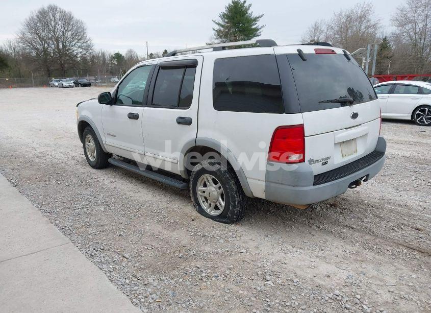 Photo 3 of 2002 Ford Explorer XLS (VIN 1FMZU62E62UA76563)