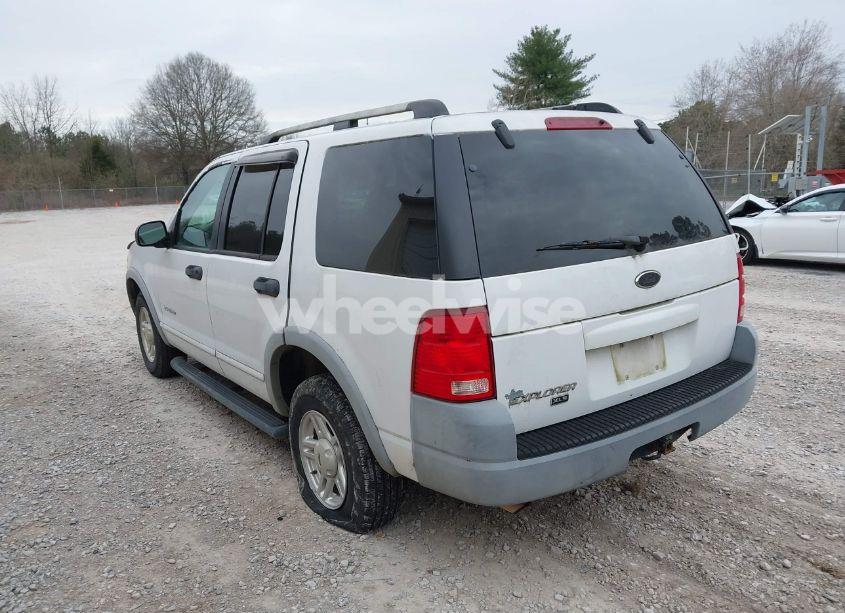 Photo 6 of 2002 Ford Explorer XLS (VIN 1FMZU62E62UA76563)
