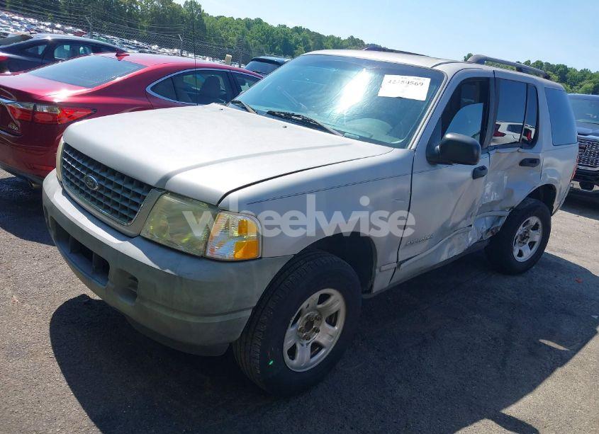 Photo 2 of 2002 Ford Explorer XLS (VIN 1FMZU62E92UA29933)