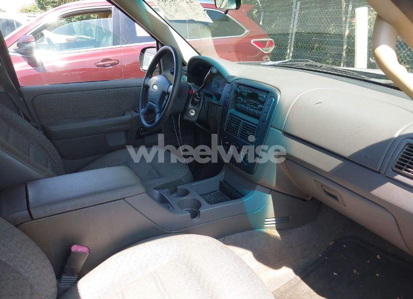 Photo 5 of 2002 Ford Explorer XLS (VIN 1FMZU62E92UA29933)