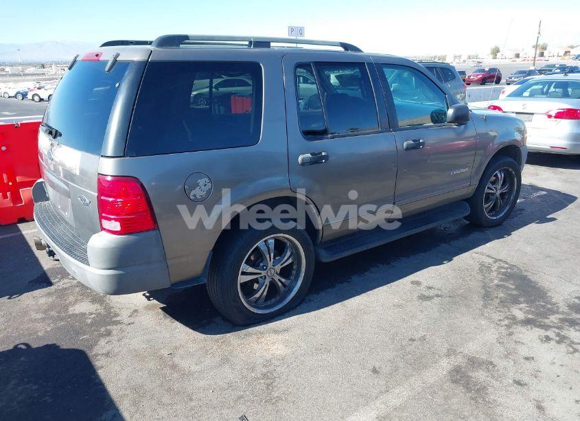 Photo 4 of 2002 Ford Explorer XLS (VIN 1FMZU62E92ZB60511)