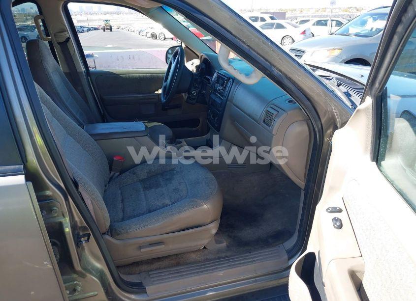 Photo 5 of 2002 Ford Explorer XLS (VIN 1FMZU62E92ZB60511)