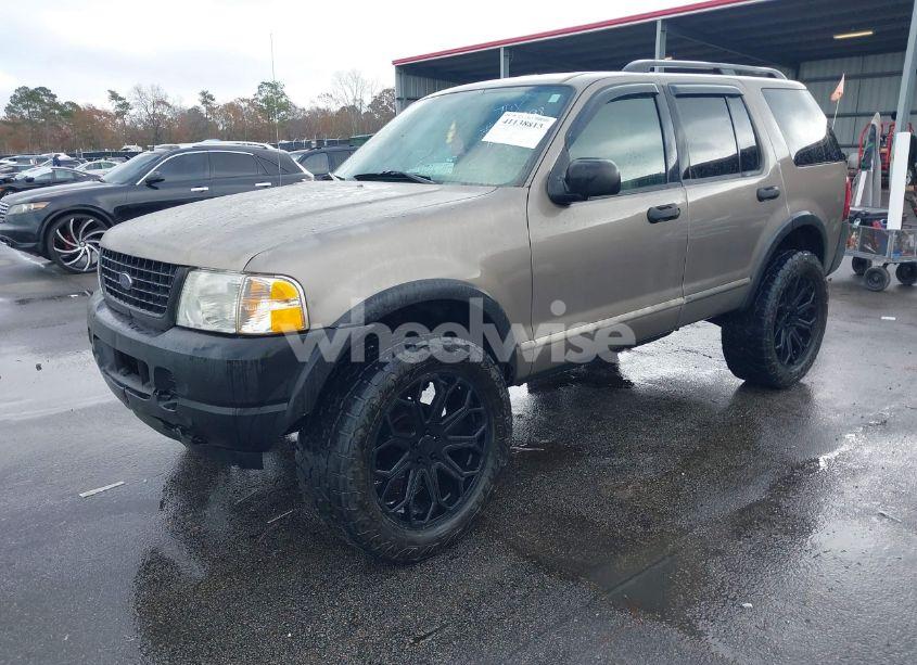 Photo 2 of 2003 Ford Explorer XLS (VIN 1FMZU62K03UB92798)