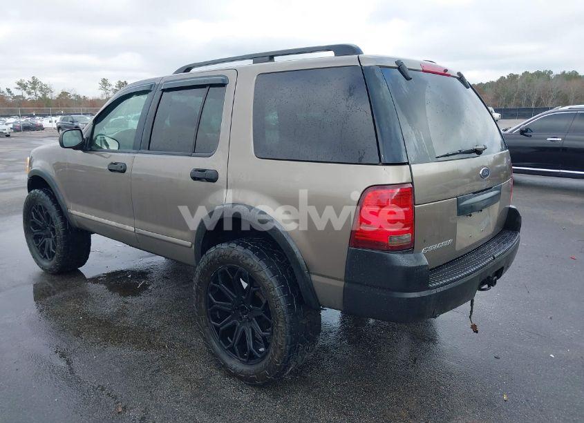 Photo 3 of 2003 Ford Explorer XLS (VIN 1FMZU62K03UB92798)