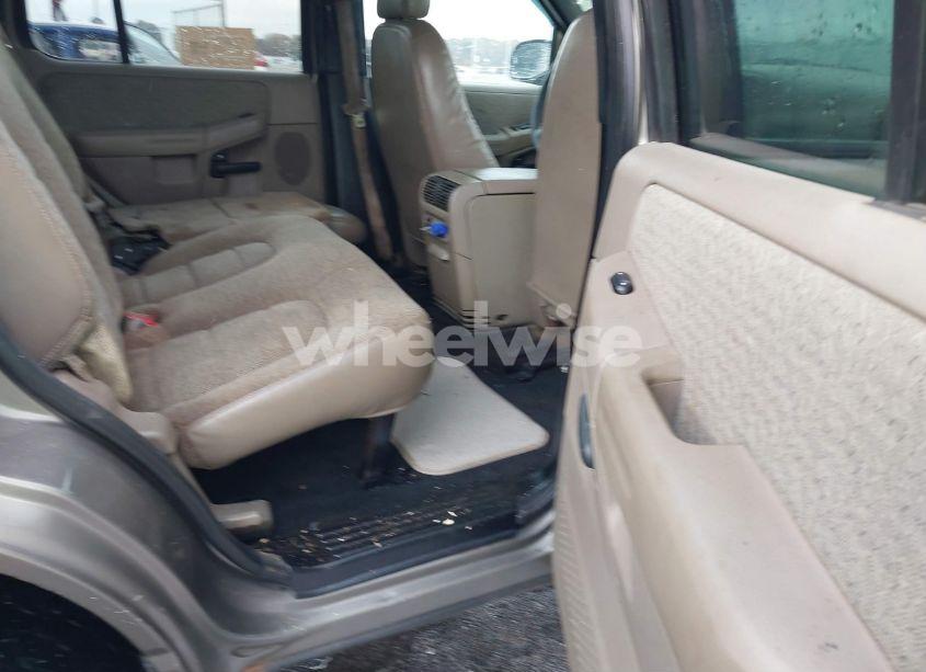 Photo 8 of 2003 Ford Explorer XLS (VIN 1FMZU62K03UB92798)