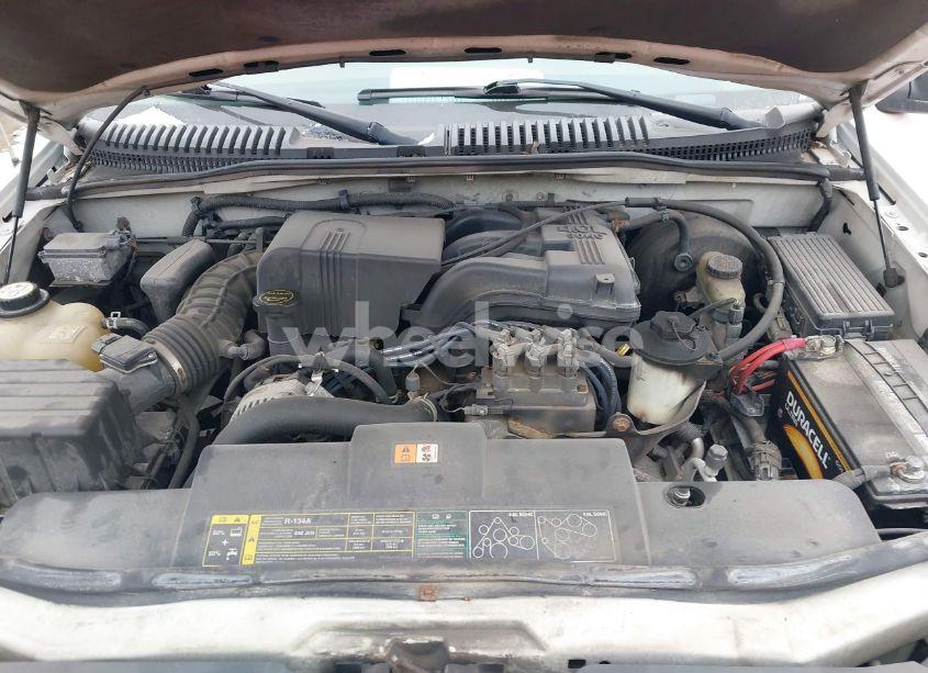 Photo 10 of 2003 Ford Explorer XLS (VIN 1FMZU62K03UC21121)