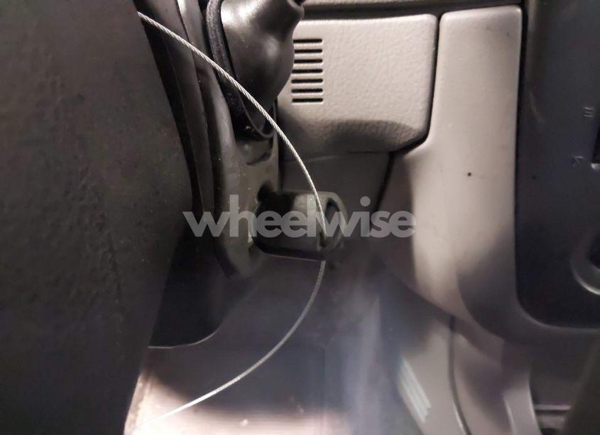 Photo 11 of 2004 Ford Explorer XLS (VIN 1FMZU62K04UA18487)