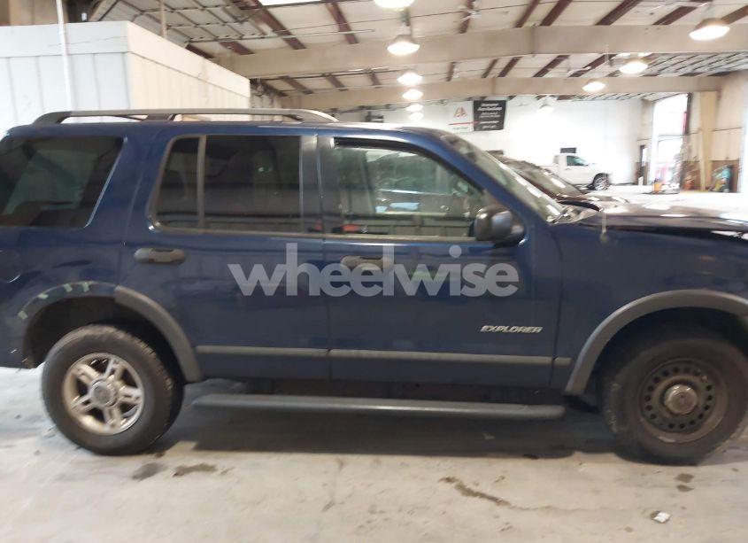 Photo 13 of 2004 Ford Explorer XLS (VIN 1FMZU62K04UA18487)