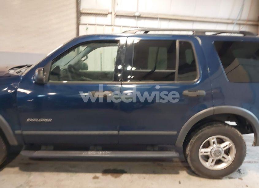 Photo 14 of 2004 Ford Explorer XLS (VIN 1FMZU62K04UA18487)