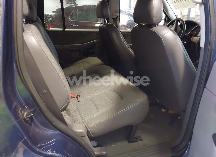 Photo 8 of 2004 Ford Explorer XLS (VIN 1FMZU62K04UA18487)