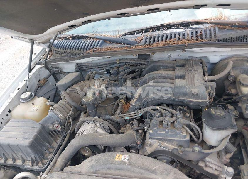 Photo 10 of 2004 Ford Explorer XLS (VIN 1FMZU62K04ZB15787)