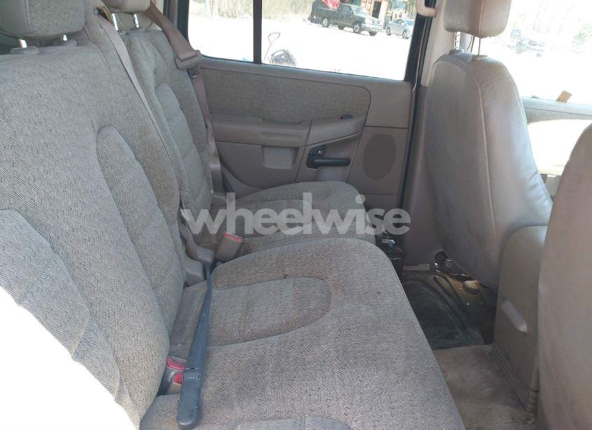 Photo 8 of 2003 Ford Explorer XLS (VIN 1FMZU62K13UB21870)