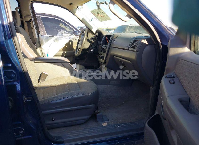 Photo 5 of 2004 Ford Explorer XLS (VIN 1FMZU62K14ZA54224)