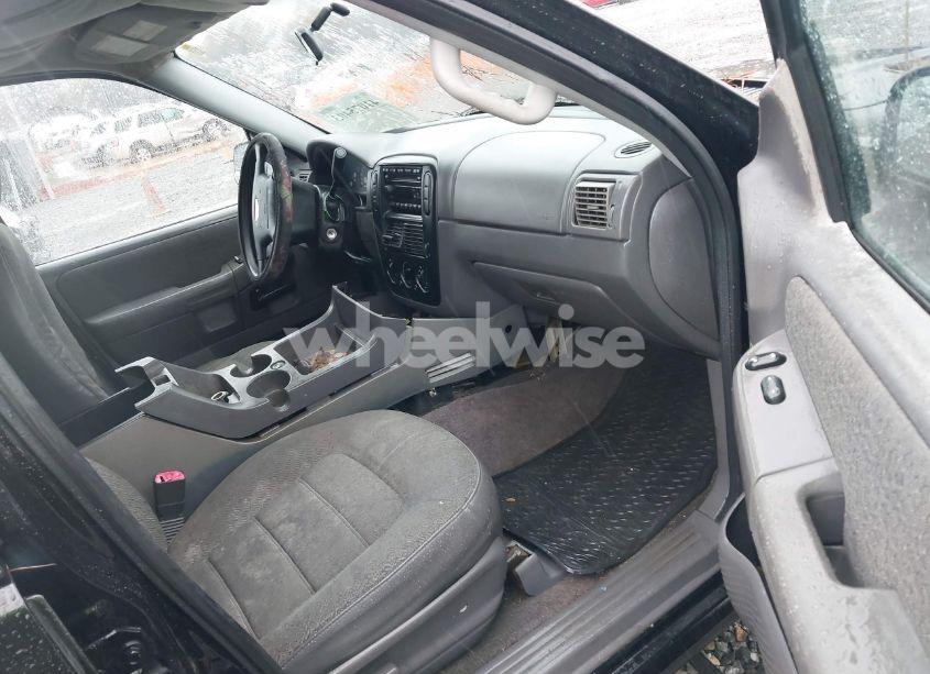 Photo 5 of 2005 Ford Explorer XLS/XLS SPORT (VIN 1FMZU62K25UB53441)