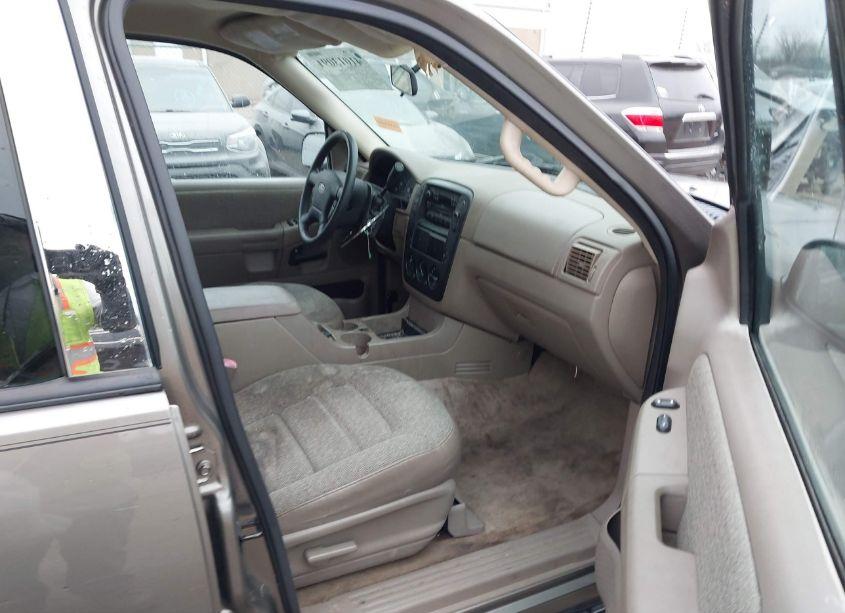 Photo 5 of 2005 Ford Explorer XLS/XLS SPORT (VIN 1FMZU62K25ZA23758)
