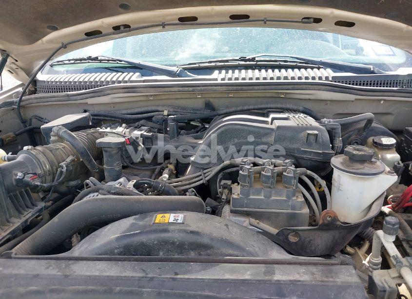 Photo 10 of 2004 Ford Explorer XLS (VIN 1FMZU62K44ZB28882)