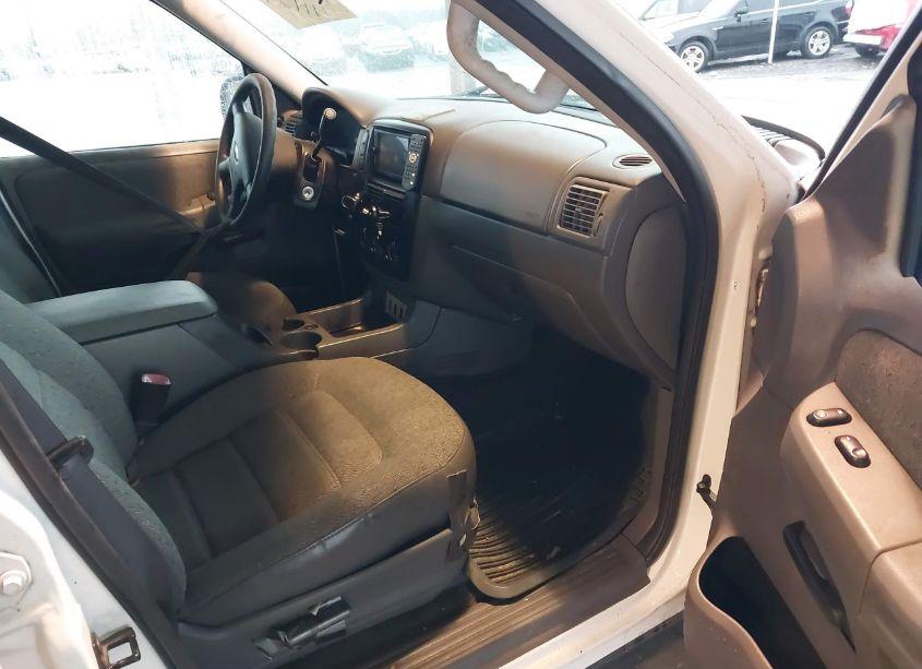 Photo 5 of 2005 Ford Explorer XLS/XLS SPORT (VIN 1FMZU62K45UA34421)