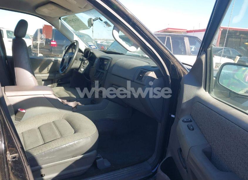 Photo 5 of 2005 Ford Explorer XLS/XLS SPORT (VIN 1FMZU62K45ZA46071)