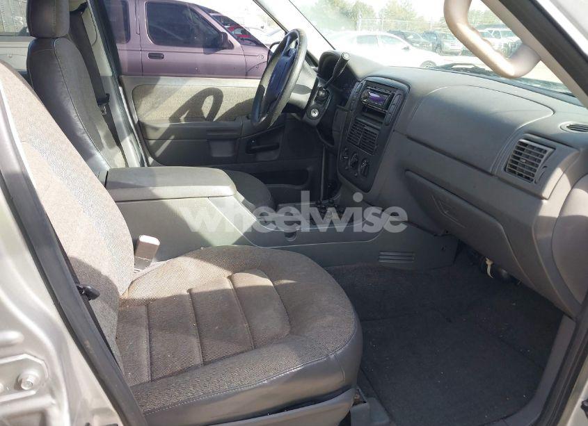 Photo 5 of 2005 Ford Explorer XLS/XLS SPORT (VIN 1FMZU62K75UA46403)