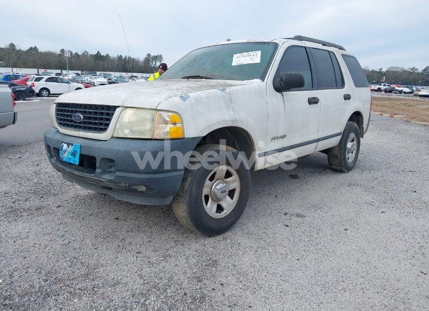 Photo 2 of 2005 Ford Explorer XLS/XLS SPORT (VIN 1FMZU62K75UB53046)