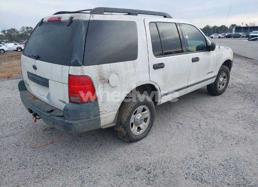 Photo 4 of 2005 Ford Explorer XLS/XLS SPORT (VIN 1FMZU62K75UB53046)