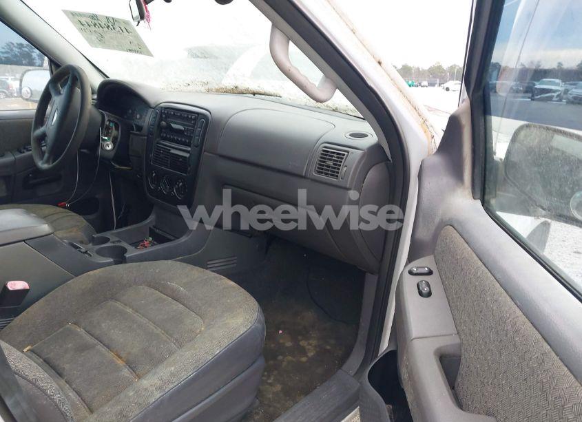 Photo 5 of 2005 Ford Explorer XLS/XLS SPORT (VIN 1FMZU62K75UB53046)