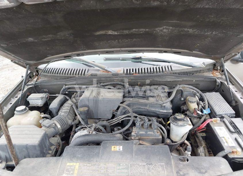 Photo 10 of 2002 Ford Explorer XLS (VIN 1FMZU62K92ZC75860)