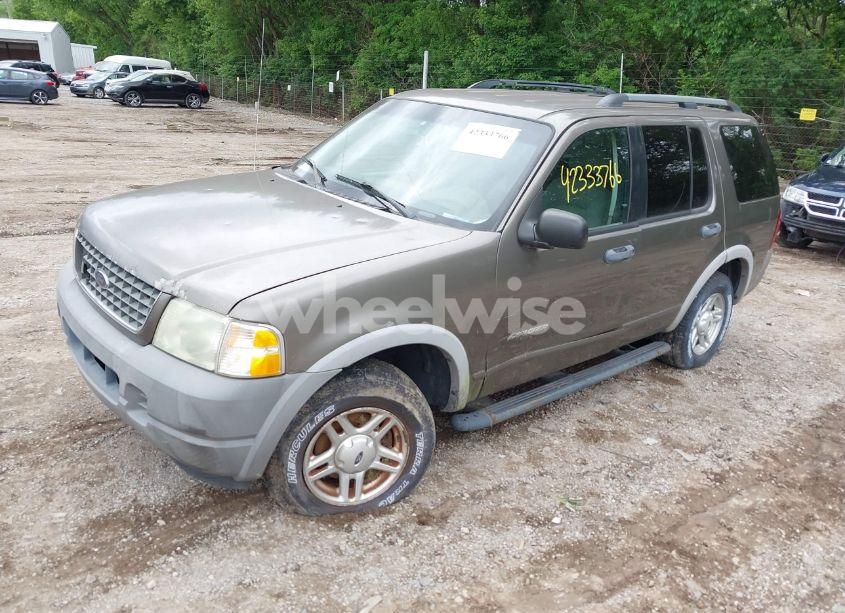 Photo 2 of 2002 Ford Explorer XLS (VIN 1FMZU62K92ZC75860)