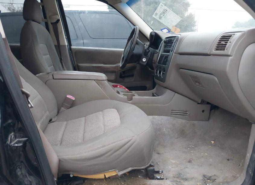 Photo 5 of 2005 Ford Explorer XLT/XLT SPORT (VIN 1FMZU63E05UB01332)