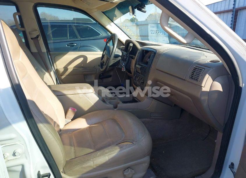 Photo 5 of 2002 Ford Explorer XLT (VIN 1FMZU63E22ZB91484)