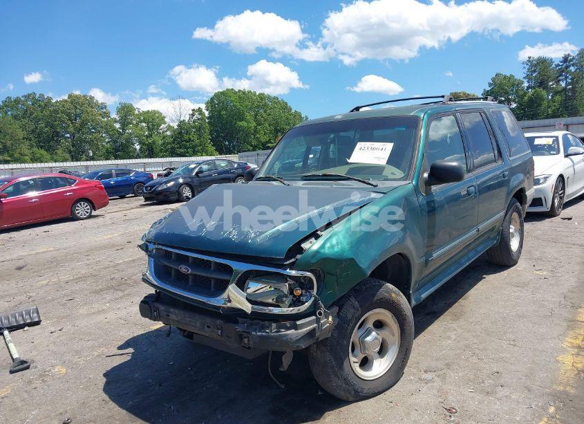 Photo 2 of 2000 Ford Explorer XLT (VIN 1FMZU63E6YUA99994)