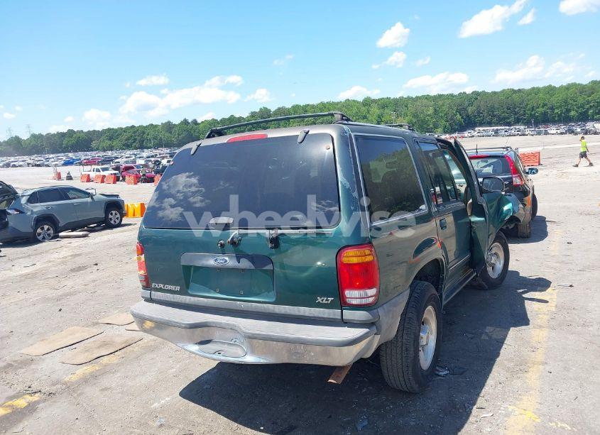 Photo 4 of 2000 Ford Explorer XLT (VIN 1FMZU63E6YUA99994)