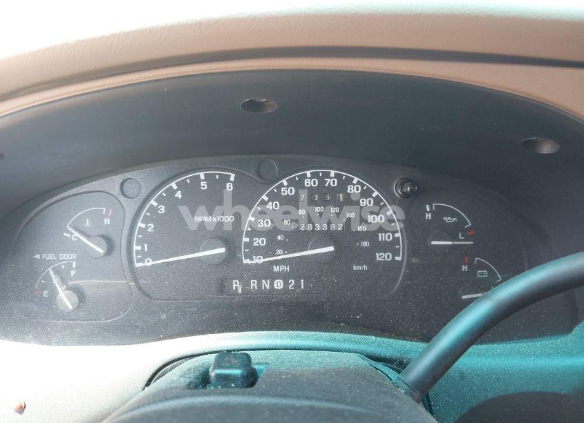 Photo 7 of 2000 Ford Explorer XLT (VIN 1FMZU63E6YUA99994)
