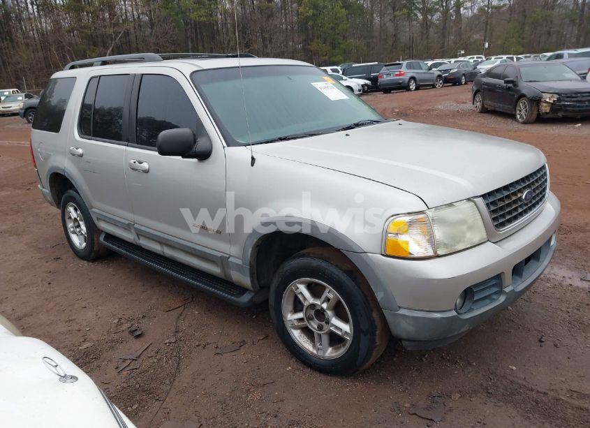 2002 Ford Explorer XLT (VIN 1FMZU63E82UC85365) main photo