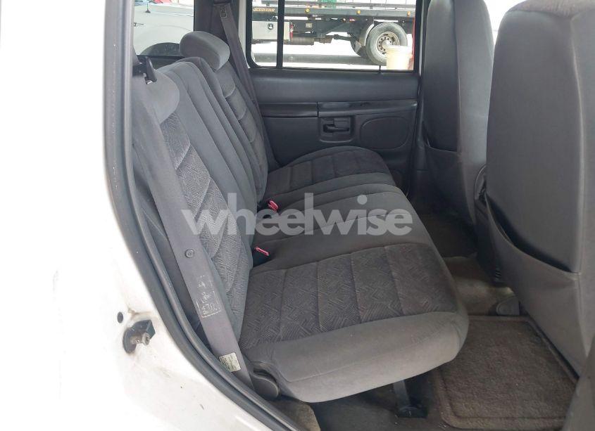 Photo 8 of 2000 Ford Explorer XLT (VIN 1FMZU63E8YZA21820)