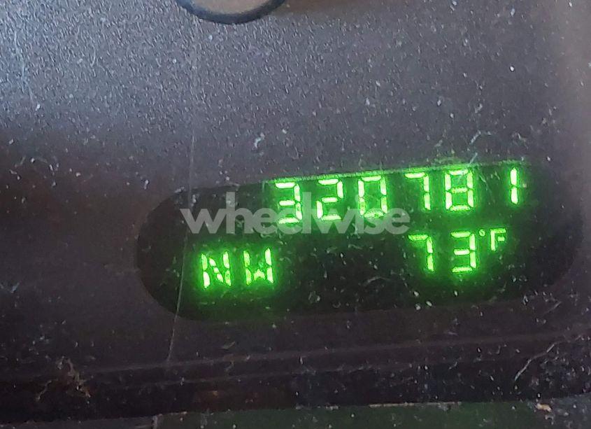 Photo 16 of 2002 Ford Explorer XLT (VIN 1FMZU63E92UA37142)