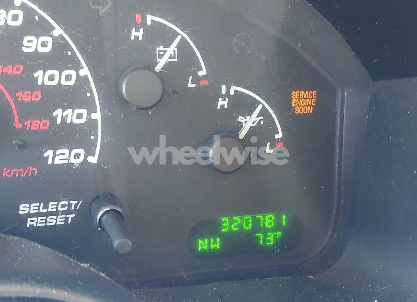 Photo 7 of 2002 Ford Explorer XLT (VIN 1FMZU63E92UA37142)