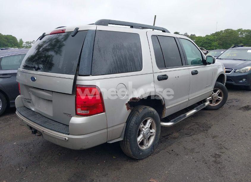 Photo 4 of 2005 Ford Explorer XLT/XLT SPORT (VIN 1FMZU63E95UA19907)