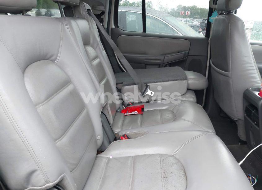 Photo 8 of 2005 Ford Explorer XLT/XLT SPORT (VIN 1FMZU63E95UA19907)