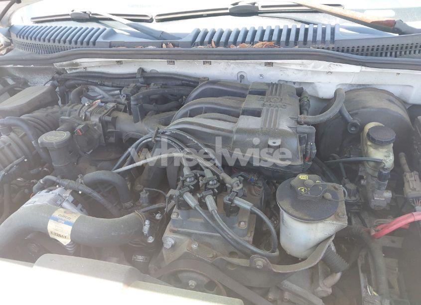 Photo 10 of 2004 Ford Explorer XLT (VIN 1FMZU63K04ZA16160)