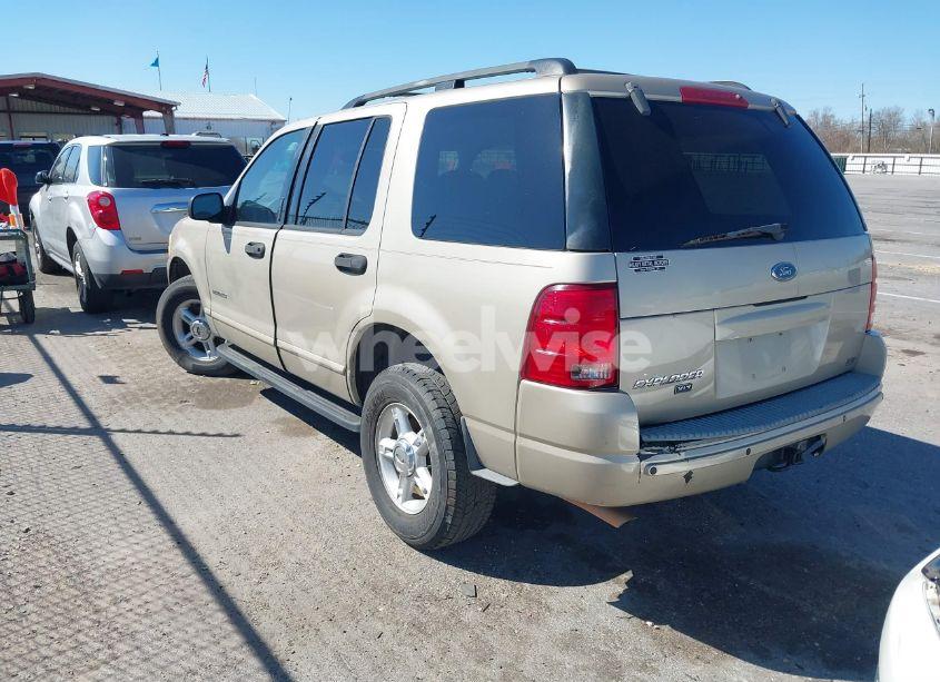 Photo 3 of 2004 Ford Explorer XLT (VIN 1FMZU63K04ZA42287)