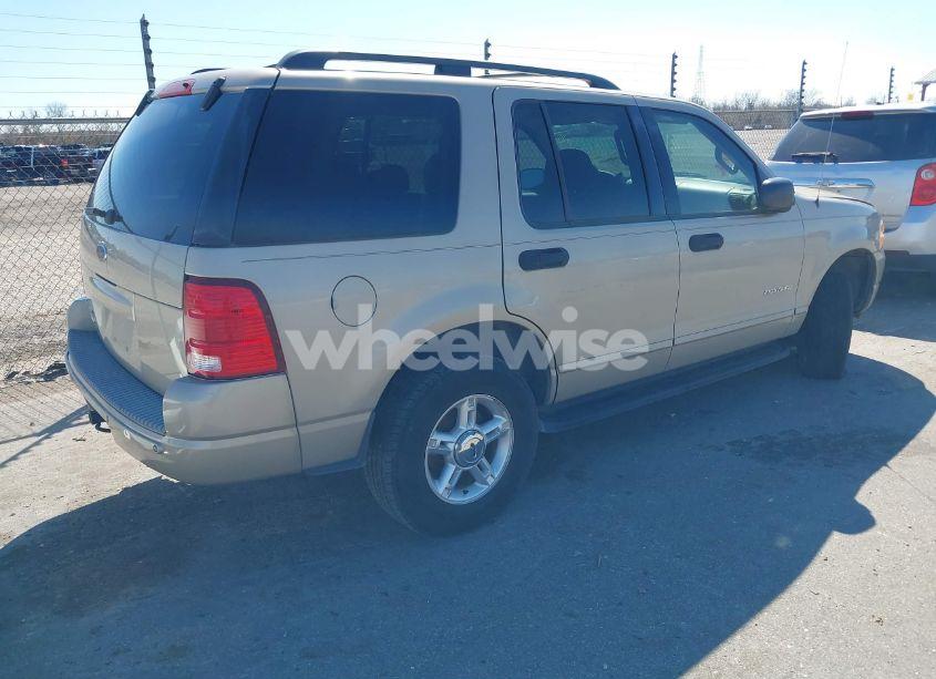 Photo 4 of 2004 Ford Explorer XLT (VIN 1FMZU63K04ZA42287)